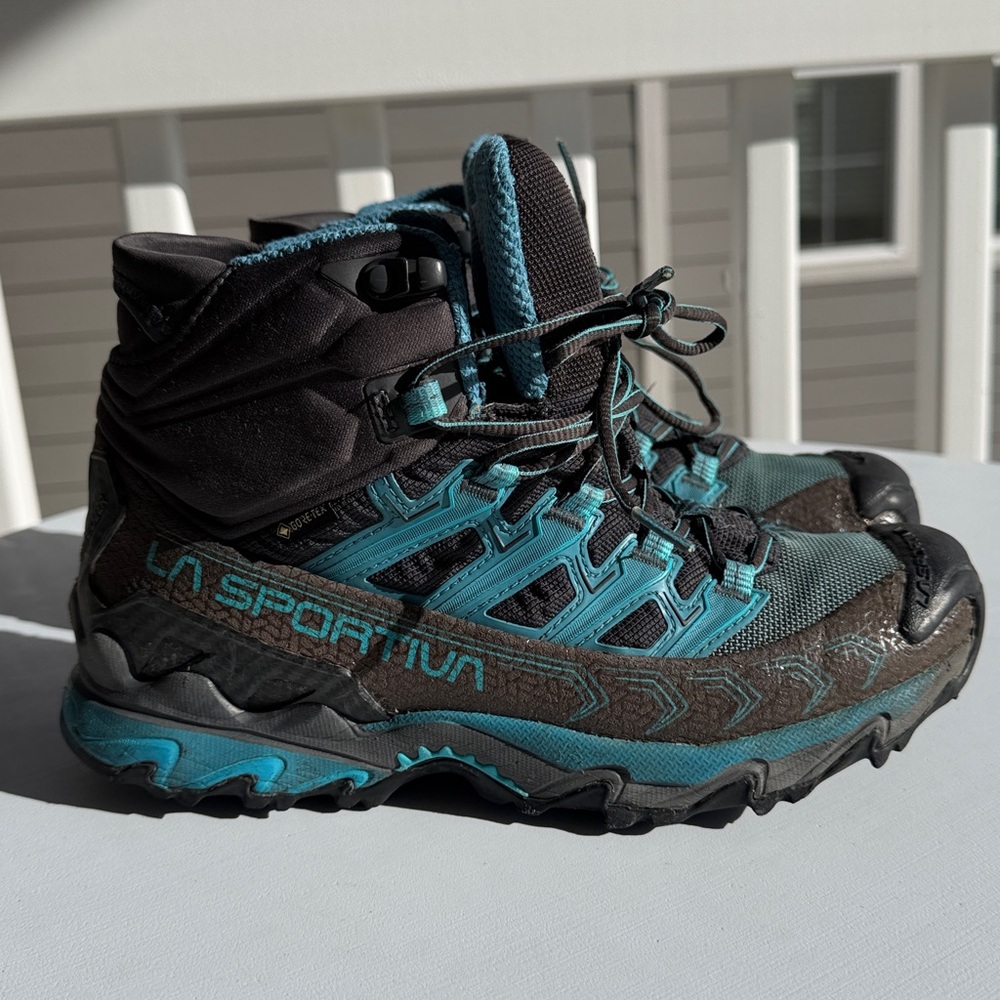 Sportiva Ultra Raptor II Mid GTX Hiking Shoes In Carbon/Topaz Sz-8 - Picture 2 of 15